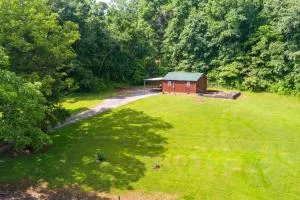 Rustic Cabin on Farm about 4 Mi to Kentucky Lake! - Durham Subdivision