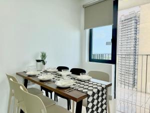 OnArainy 2R2B Suites 11pax Trefoil SCCC Shah Alam