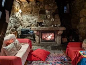 Casa das 5 Cruzes dentro da muralha - Rebelhos