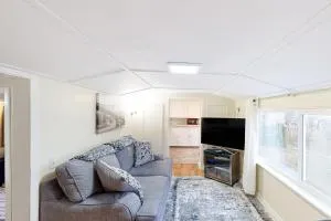 Cozy in Coos Bay - 库斯贝