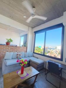 Luxo Studio Facing the Sea