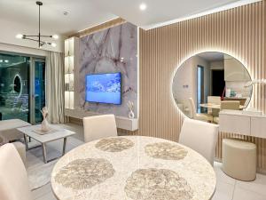 Luxury - Fountain Show & Burj Khalifa View - 2 BR - 3 beds