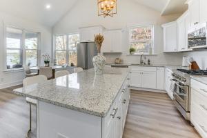 Private Lakeview Haven in Rockford