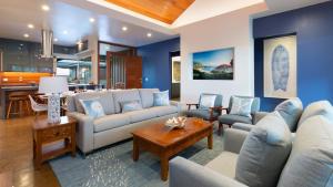 FAMILY TIDES Grand 5BR Ainamalu Home with Two Family Suites