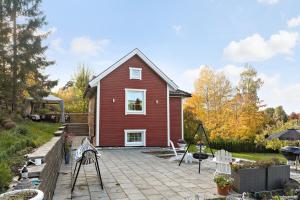Charming apartment in a red house in Stockholm