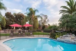 Stunning Private Resort with Pool - 埃斯孔迪多