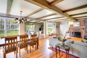 Quaint Woodstock Escape - 2 Mi to Tinker St! - 索格蒂斯