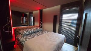 Apartament Dark Prestige NEW ! - dostęp 24h, PROJEKTOR , garaż podziemny , klimatyzacja , duży taras