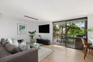 Manly family executive apartment - Manly 