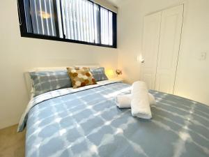 2BR Apartment in Rockdale Near Airport & Train Station