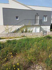 Apartments with a parking space Novalja, Pag - 23643 