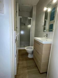 Appartements Studio N•2 avec patio en plein coeur de la ville : photos des chambres