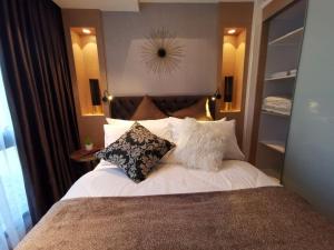 1BR Staycation at The Florence McKinley Hill BGC Taguig