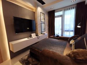 1BR Staycation at The Florence McKinley Hill BGC Taguig