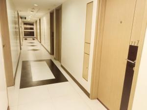 Condo Near MOA and NAIA at SoleMare Parksuites