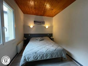 Maisons de vacances Gite avec jeux et terrasse a La Guittiere - FR-1-426-567 : photos des chambres
