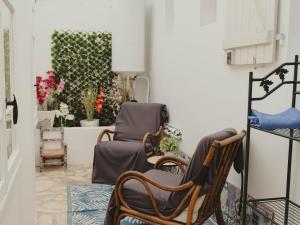 Maisons de vacances Gite avec jeux et terrasse a La Guittiere - FR-1-426-567 : photos des chambres