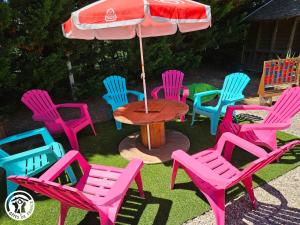 Maisons de vacances Gite avec jeux et terrasse a La Guittiere - FR-1-426-567 : photos des chambres