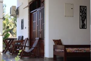 Plantation Surf Inn & Restaurant - Midigama