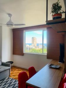 Leblon – Recém-reformado com vista Mar.