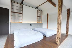 Mansions with Coral Island and Natural Pools