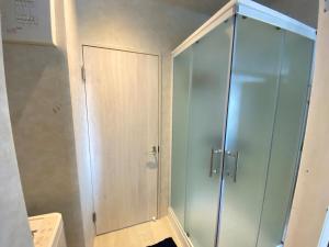 Tamari House, a mansion with coral islands and natural pools