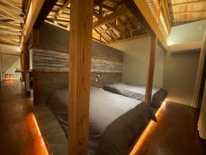 Tamari House, a mansion with coral islands and natural pools