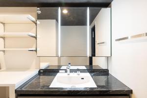 CREAL premier Akasaka