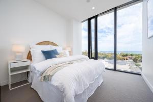 Luxury Bay View Apartment