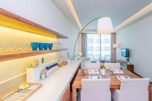 Alacarte Luxury Ocean View Condotel