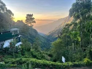 Beyond Nomad Luxury Hostel - Monaragala