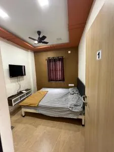 Hotel shivkrupa - Karandi Khurd