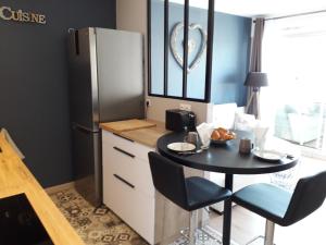 Appartements Studio La Charentaise - Logement de vacances 2 personnes vue mer : photos des chambres