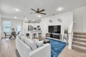 Modern 3BR in Gated Community Near JBSA & SeaWorld Duplex - Dilley