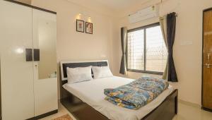 Family friendly 2BHK near Kharadi with Covered Parking