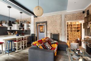 Beautiful Charming Garden Apartment near St Peter