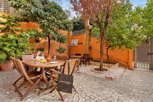 Beautiful Charming Garden Apartment near St Peter