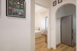 Elegant 2 BDR apartment - 150 mt from Metro A