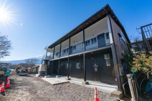 Tomarigi Perch とまりぎ - 10 minutes to Kawaguchiko Station, 5 Double Bedding, 10 PAX, 4 minutes to Seven Eleven, Kawaguchiko Bus 9 minutes, Fuji-Q Highland 1 stop, Self-check-in Apartment, Mount Fuji View from 2nd, Extended Stay Perks