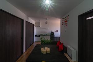 Tomarigi Perch とまりぎ - 10 minutes to Kawaguchiko Station, 5 Double Bedding, 10 PAX, 4 minutes to Seven Eleven, Kawaguchiko Bus 9 minutes, Fuji-Q Highland 1 stop, Self-check-in Apartment-style Accommodation with Views of Mount Fuji, Extended St