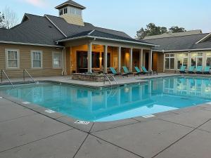 Immediate Availability! Book 2 Days Get 1 Day Free! - Happy Holidays Lets Go Close to Everywhere you want to be!