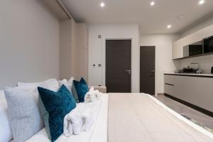 City Escape - Stylish Studio in Central Reading - CHRL F16
