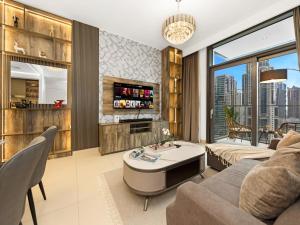 Stylish New 1BR Walk to Burj Khalifa & Dubai Mall