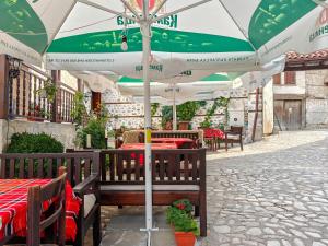 Todeva House Hotel and Tavern