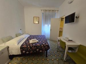 Double Room with Private Bathroom room in Chez Liviana