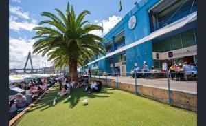 Fish Market 2BR Stylish House -10 mins Walk