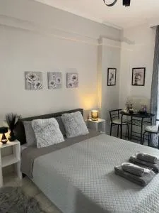 The Cozy Cine-Hub - Levkónas