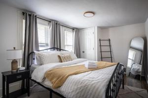 Walkable to Everywhere in Little Italy- Near CWRU and Cleveland Clinic Main Campus