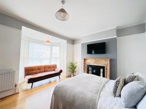 Lovey 6 Bed House Uplands Swansea - Perfect for Families and Contractors