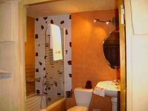 Maisons de vacances Gites Climatises Piscine Chauffee La Balancelle : photos des chambres